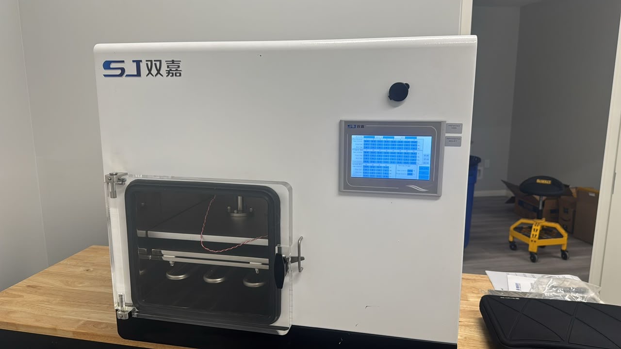 SJ-Creator 1S(T) Max peptide freeze dryer at a customer site for small-batch vial lyophilization