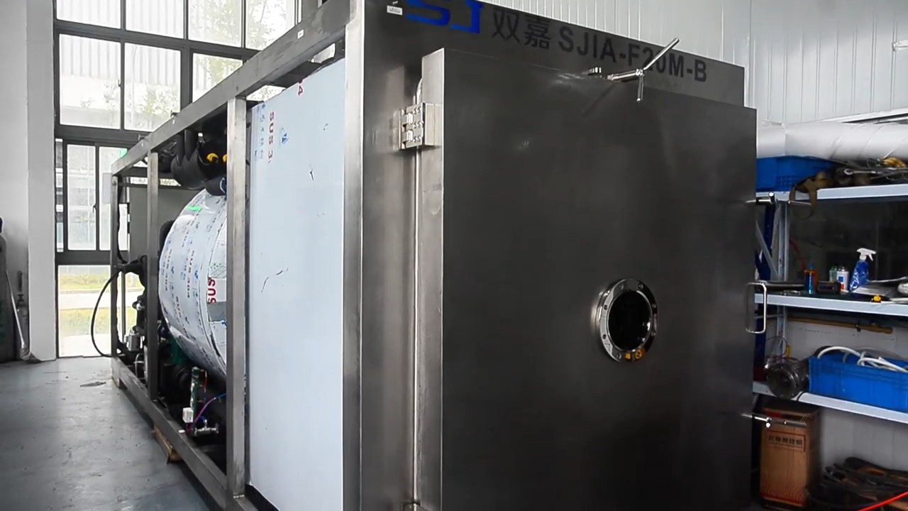 SJFreeze Dryer ,shelves loading area is 4.3 sq meters.